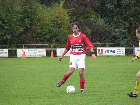 Hilbert van Akkeren aan de bal