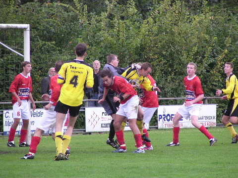 Niels Lisseveld tijdens een corner